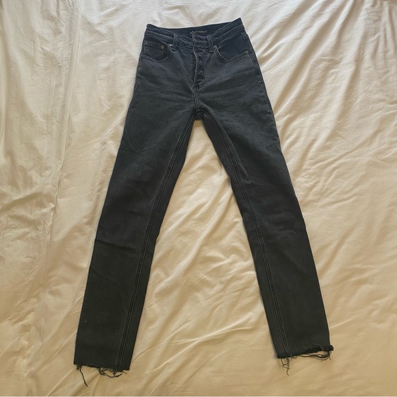 Aritzia-Denim Forum- The Yoko High Rise Slim - Picture 5 of 11